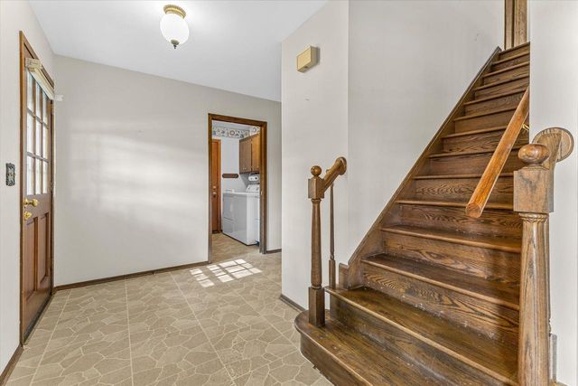 309 S University DRIVE, Waukesha, WI 53188