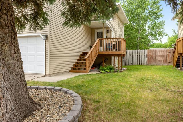 3033 20th Street S, Fargo, ND 58103