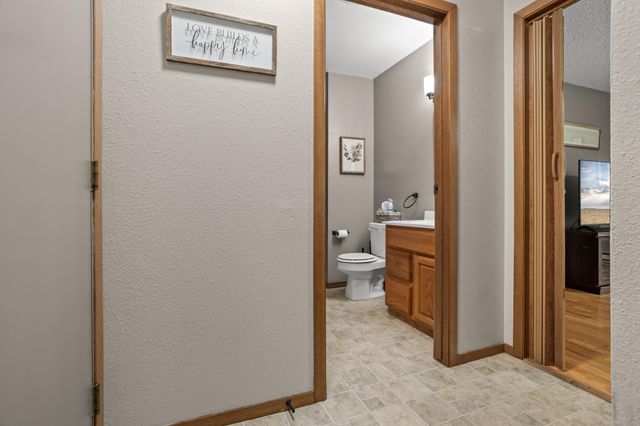 3033 20th Street S, Fargo, ND 58103