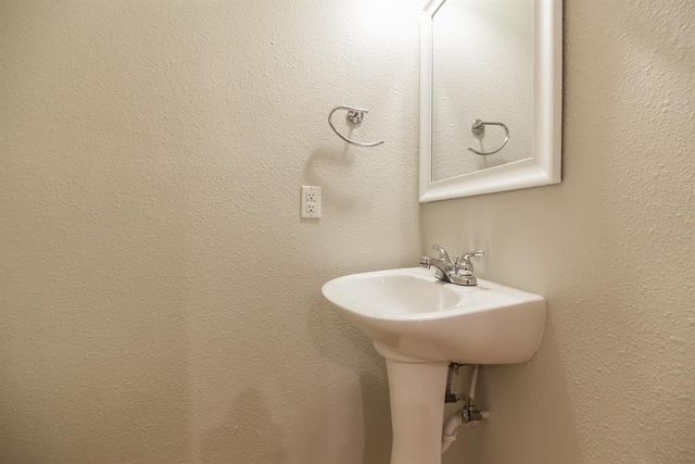 3214 Clawson RD B, Austin, TX 78704