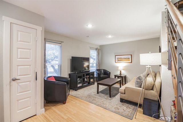 3214 Clawson RD B, Austin, TX 78704