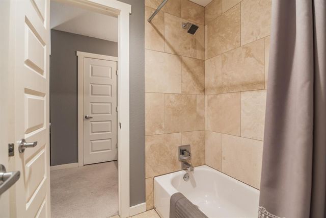 3214 Clawson RD B, Austin, TX 78704