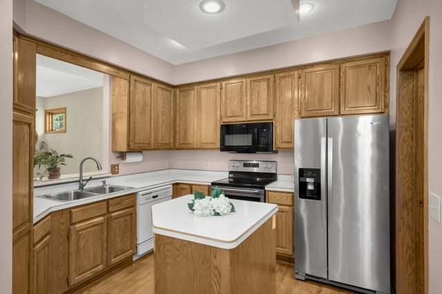 16270 Crystal Hills Drive, Lakeville, MN 55044