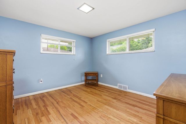 1540 Oneida Dr, Jefferson Hills, PA 15025