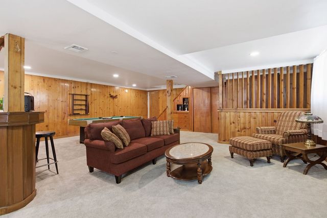1540 Oneida Dr, Jefferson Hills, PA 15025
