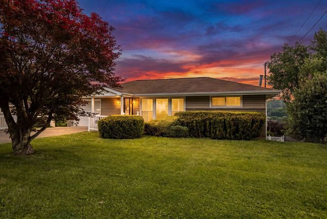 1540 Oneida Dr, Jefferson Hills, PA 15025