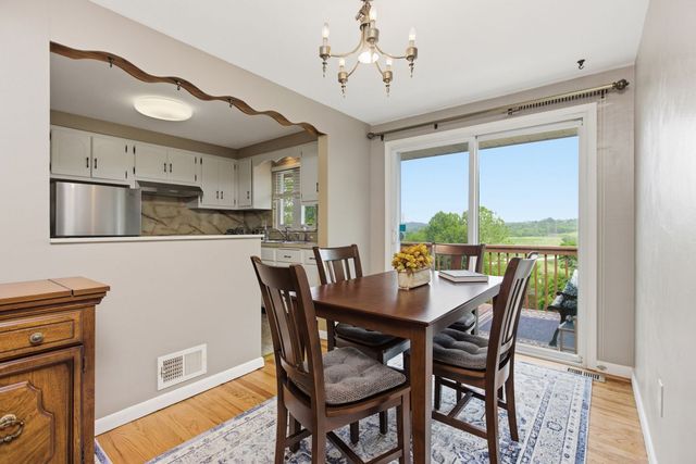 1540 Oneida Dr, Jefferson Hills, PA 15025