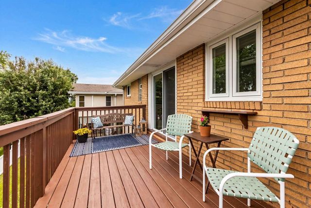 1540 Oneida Dr, Jefferson Hills, PA 15025