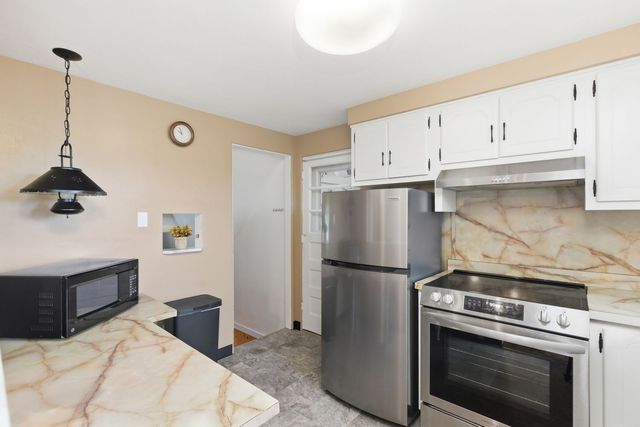 1540 Oneida Dr, Jefferson Hills, PA 15025