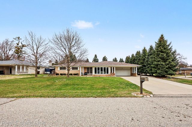 55689 Nocturne Court, Shelby Charter Township, MI 48316