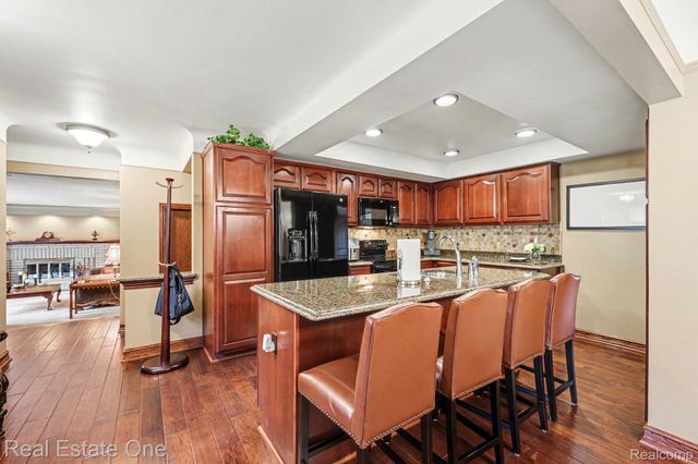 55689 Nocturne Court, Shelby Charter Township, MI 48316