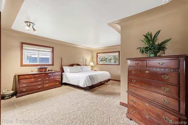 55689 Nocturne Court, Shelby Charter Township, MI 48316