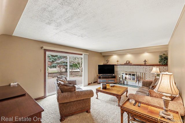 55689 Nocturne Court, Shelby Charter Township, MI 48316