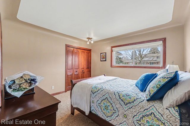 55689 Nocturne Court, Shelby Charter Township, MI 48316