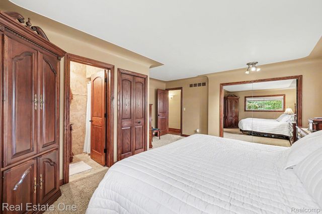 55689 Nocturne Court, Shelby Charter Township, MI 48316