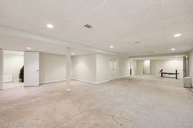 55689 Nocturne Court, Shelby Charter Township, MI 48316