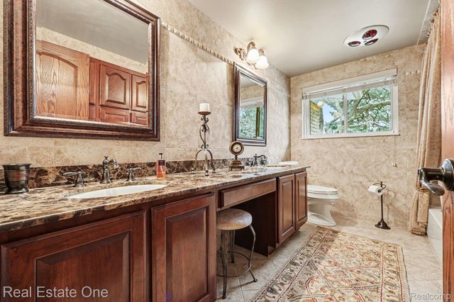 55689 Nocturne Court, Shelby Charter Township, MI 48316