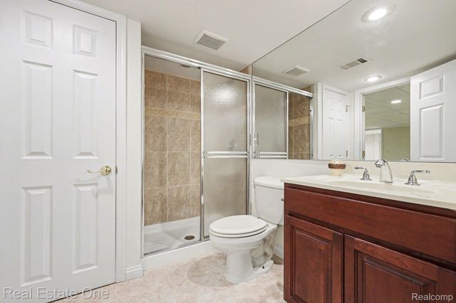 55689 Nocturne Court, Shelby Charter Township, MI 48316