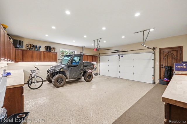 55689 Nocturne Court, Shelby Charter Township, MI 48316