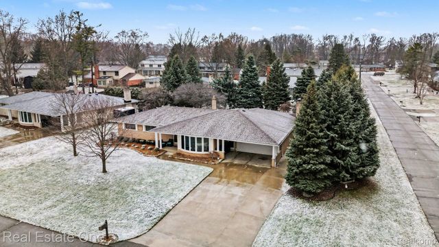 55689 Nocturne Court, Shelby Charter Township, MI 48316