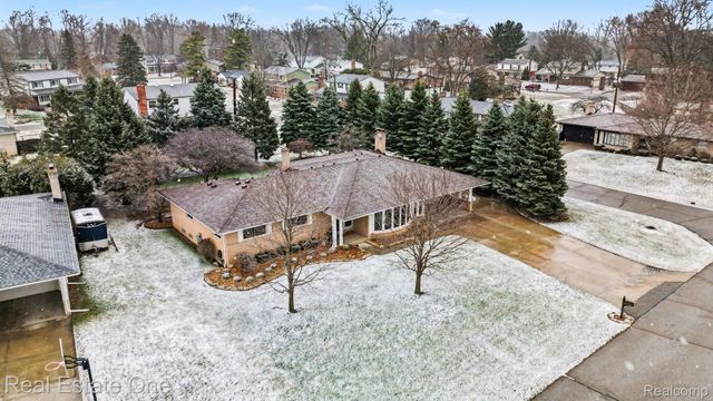 55689 Nocturne Court, Shelby Charter Township, MI 48316