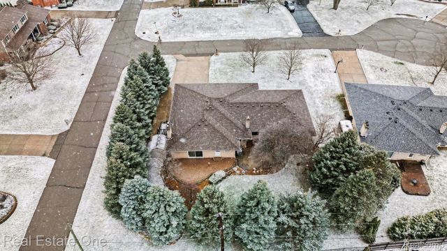 55689 Nocturne Court, Shelby Charter Township, MI 48316