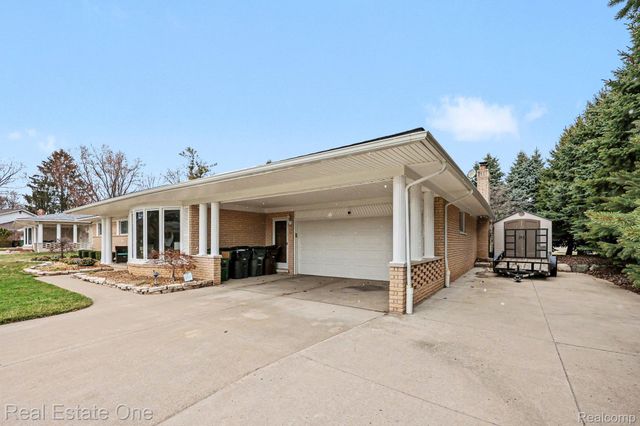 55689 Nocturne Court, Shelby Charter Township, MI 48316