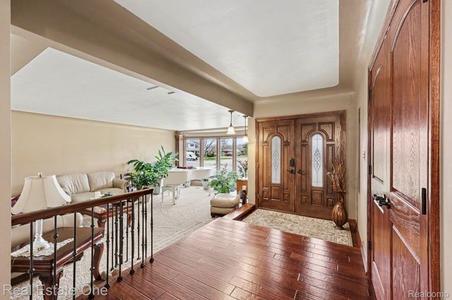 55689 Nocturne Court, Shelby Charter Township, MI 48316