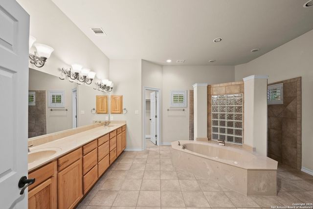 14041 Iron Horse, Helotes, TX 78023