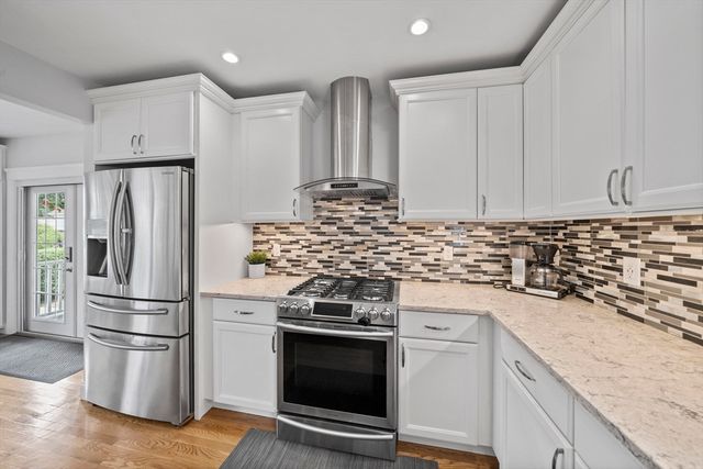 39 Holmes St, Braintree, MA 02184