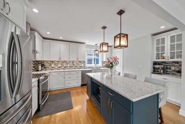 39 Holmes St, Braintree, MA 02184