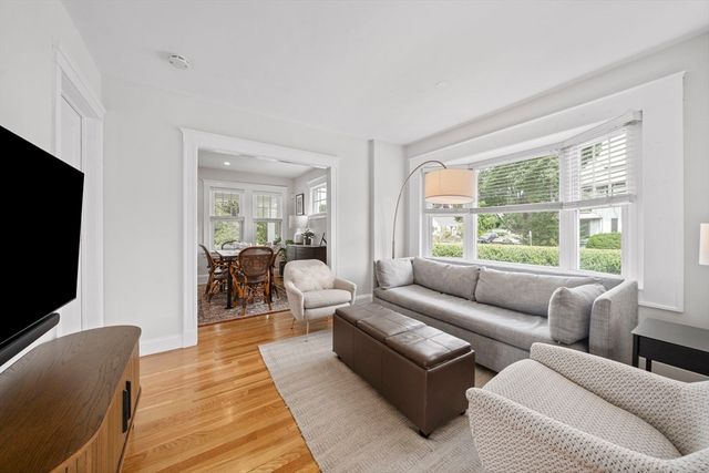 39 Holmes St, Braintree, MA 02184