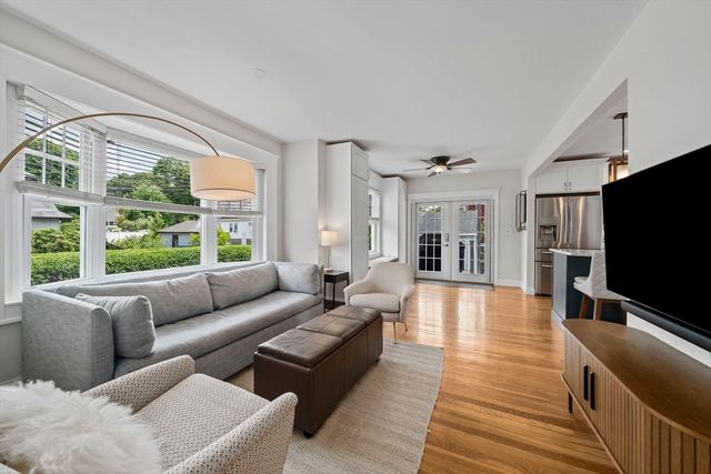 39 Holmes St, Braintree, MA 02184