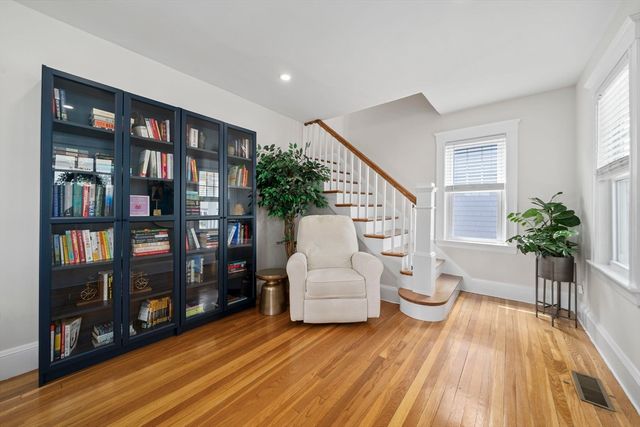 39 Holmes St, Braintree, MA 02184