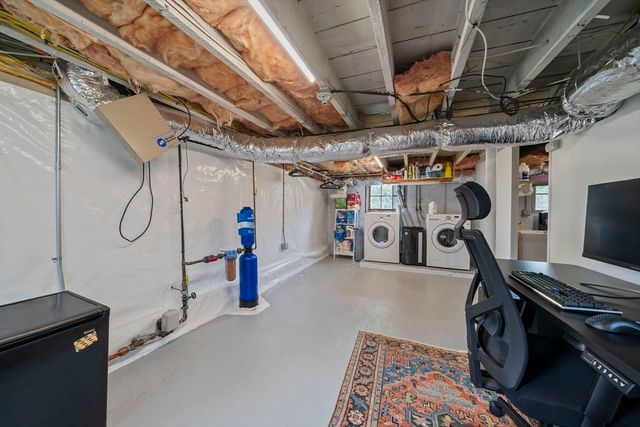 39 Holmes St, Braintree, MA 02184