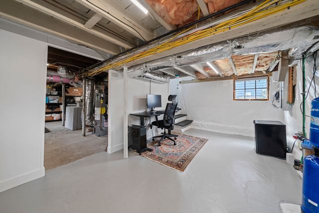 39 Holmes St, Braintree, MA 02184