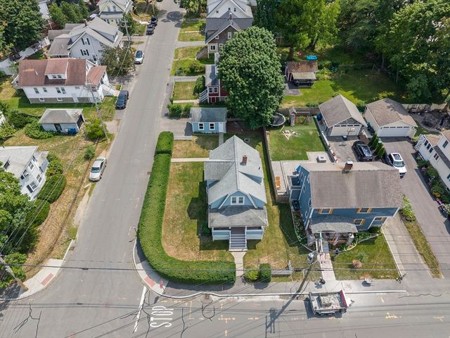 39 Holmes St, Braintree, MA 02184