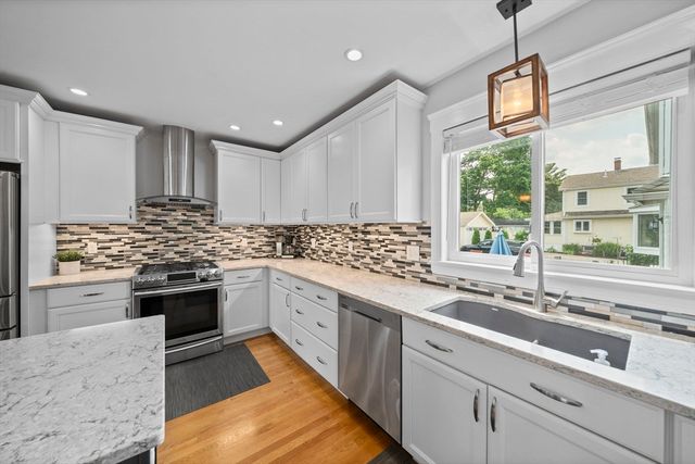 39 Holmes St, Braintree, MA 02184