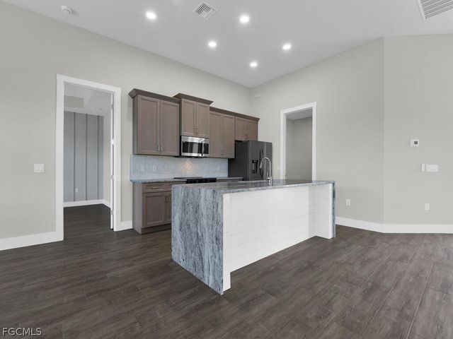 3025 NW 41st PL, Cape Coral, FL 33993