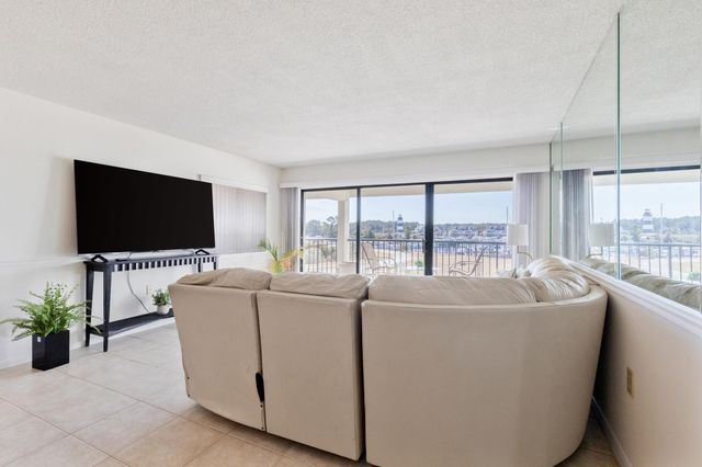 4390 Bimini Ct. Unit 207-C, Little River, SC 29566