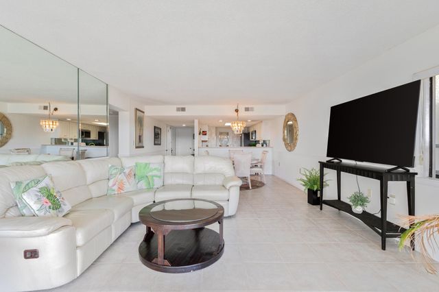 4390 Bimini Ct. Unit 207-C, Little River, SC 29566