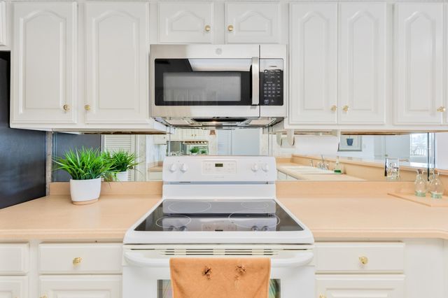 4390 Bimini Ct. Unit 207-C, Little River, SC 29566