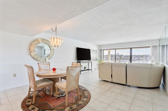 4390 Bimini Ct. Unit 207-C, Little River, SC 29566