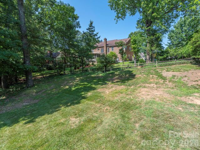 1941 Dugan Drive, Charlotte, NC 28270