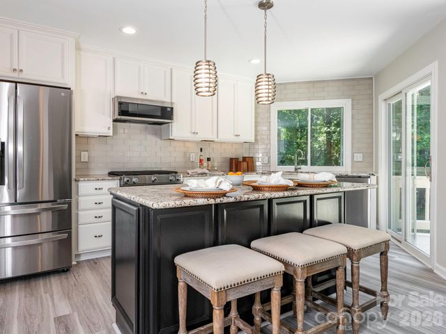 1941 Dugan Drive, Charlotte, NC 28270