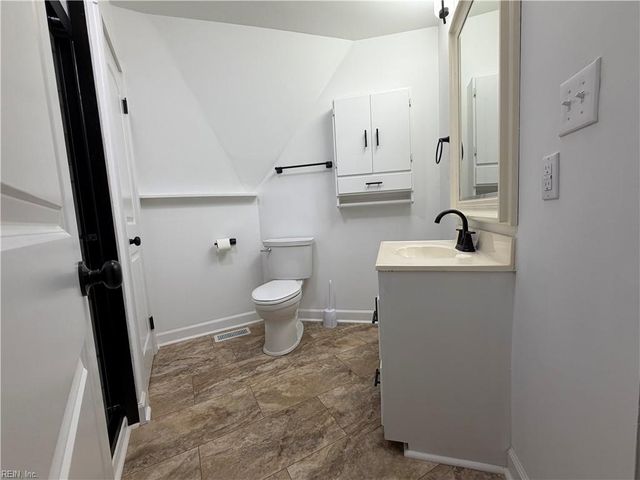 6824 Mill Creek DR, Zuni, VA 23898