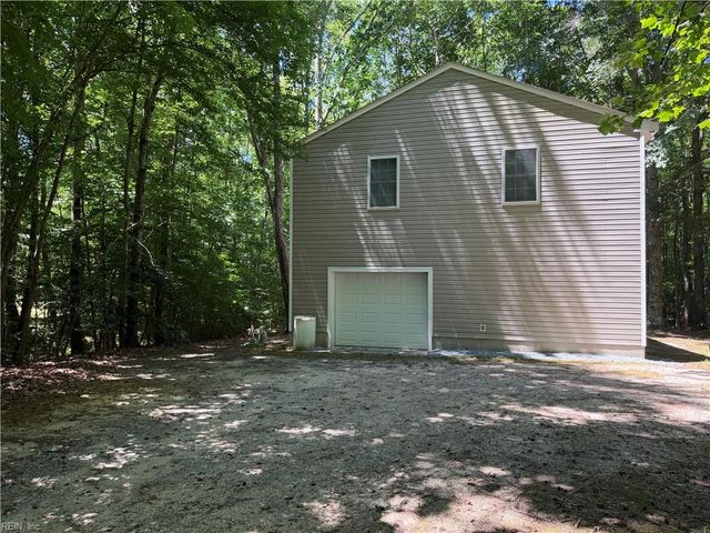 6824 Mill Creek DR, Zuni, VA 23898