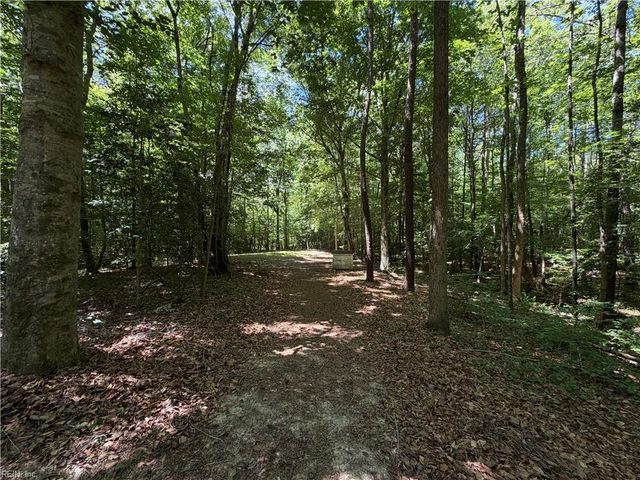 6824 Mill Creek DR, Zuni, VA 23898