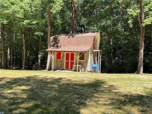6824 Mill Creek DR, Zuni, VA 23898
