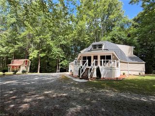 6824 Mill Creek DR, Zuni, VA 23898